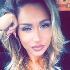 Meet your Posher, Kendra